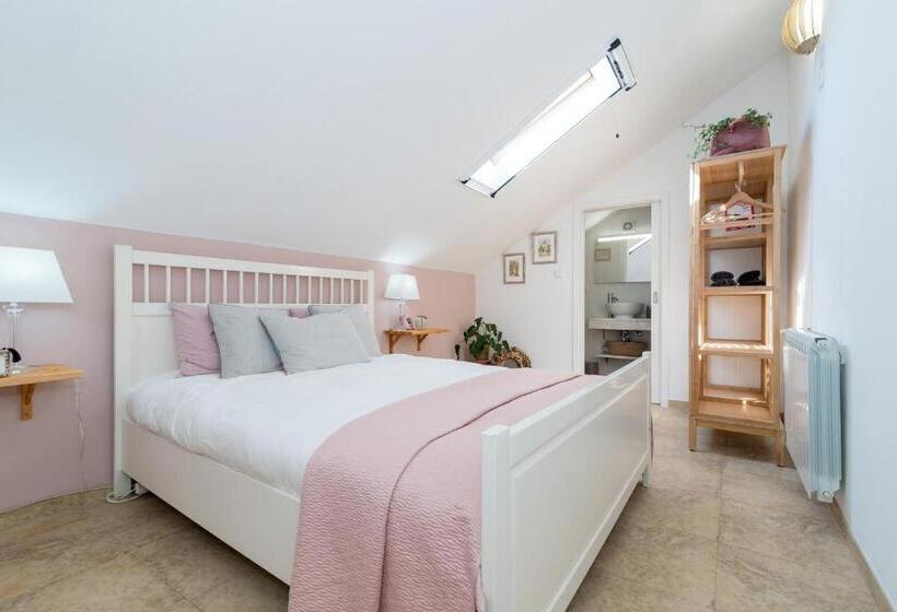 スタンダードルーム, Quinta Bogesi