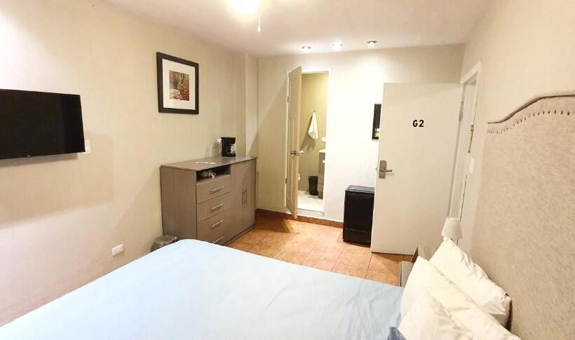 اتاق استاندارد با بالکن, Hostal Ggg