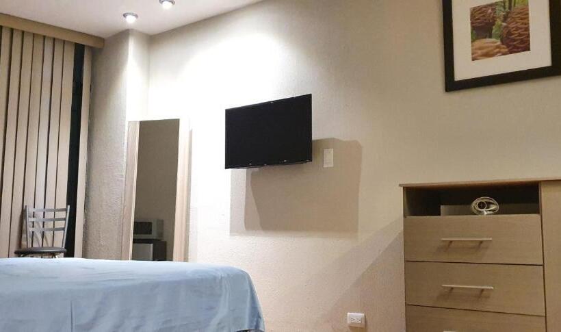 اتاق استاندارد با بالکن, Hostal Ggg