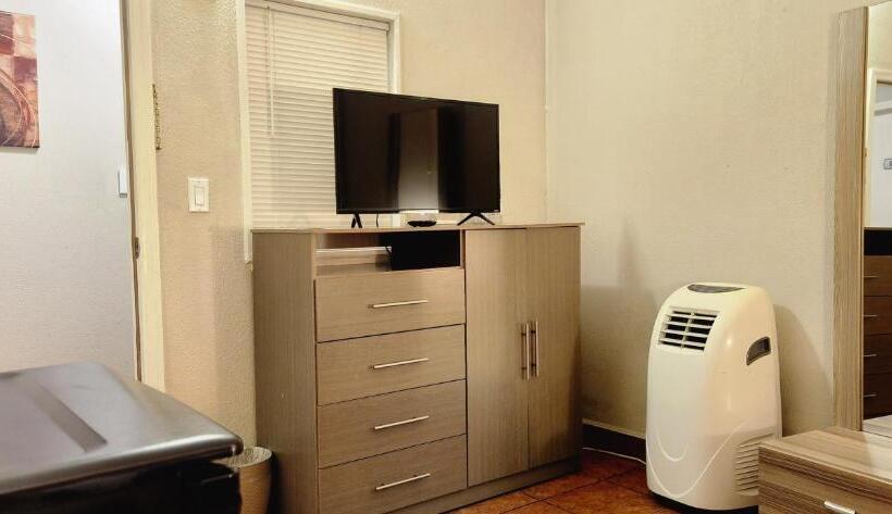 Standard room with outdoor bath, Hostal Ggg