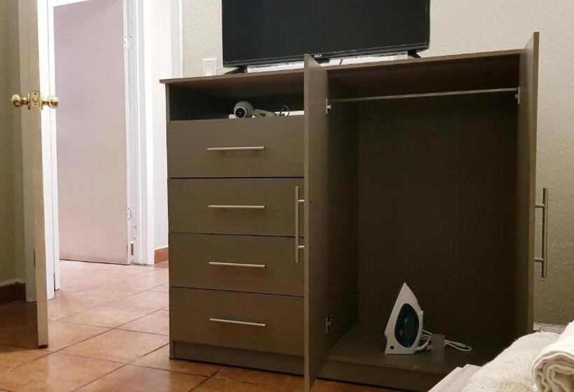 Standard room with outdoor bath, Hostal Ggg