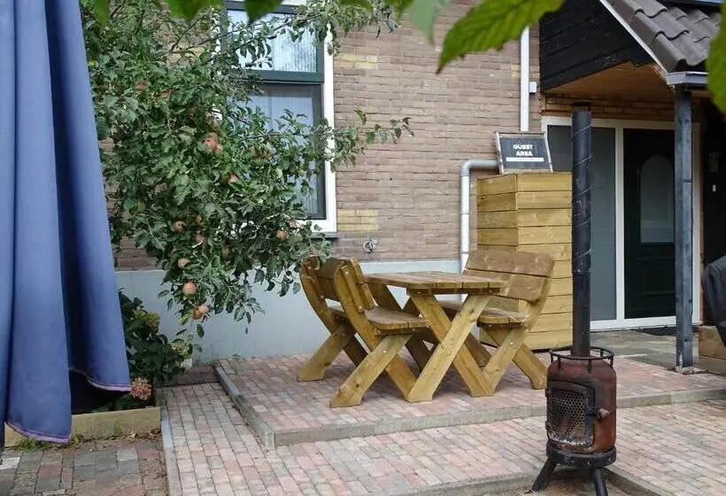スタンダードトリプルルーム, B&b Tulden Farmhouse