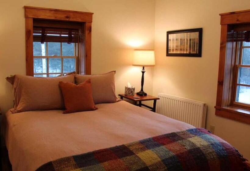 דירת חדר דלוקס, Bark Eater Inn