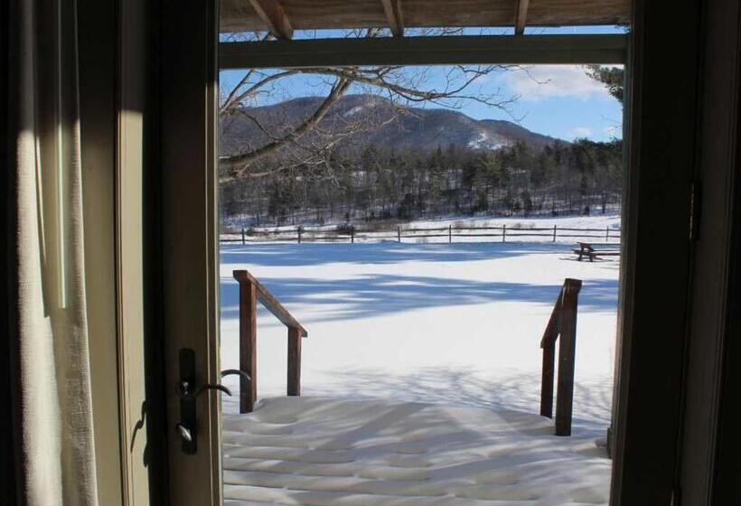 חדר סופריור, Bark Eater Inn