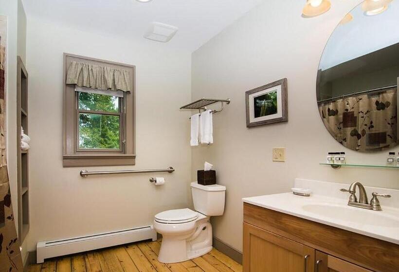 חדר סופריור, Bark Eater Inn