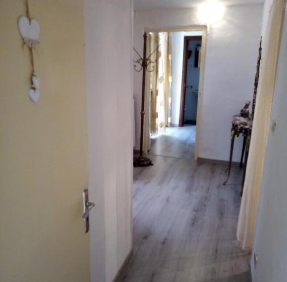 חדר בסיסי לשלושה, L Armonica Di Nonnosandro