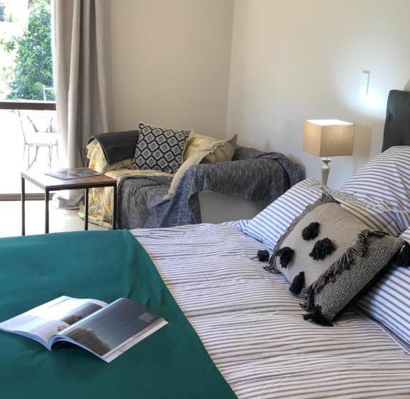 ガーデンビュースーペリアールーム, Cedar Park Bed & Breakfast