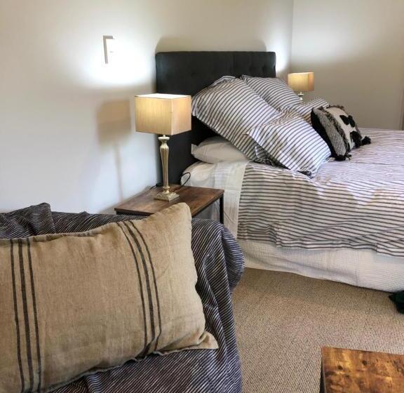 ガーデンビュースーペリアールーム, Cedar Park Bed & Breakfast