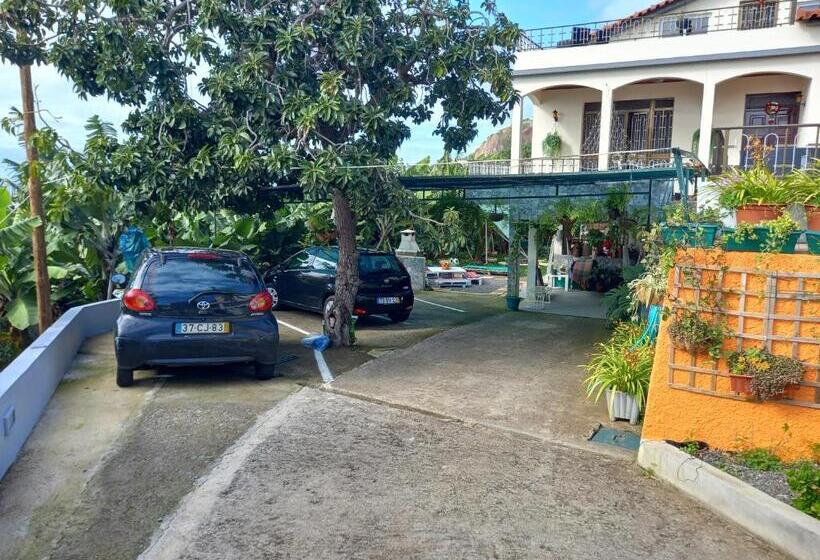 سوییت, Tabua Village