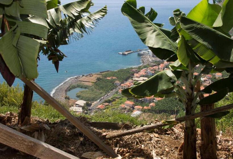 سوییت, Tabua Village