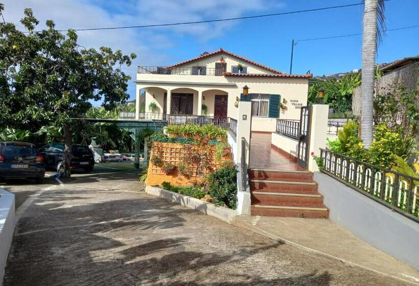 سوییت, Tabua Village