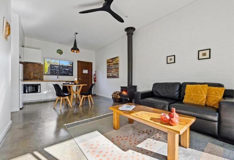 إستوديو قياسى, Simala Retreat