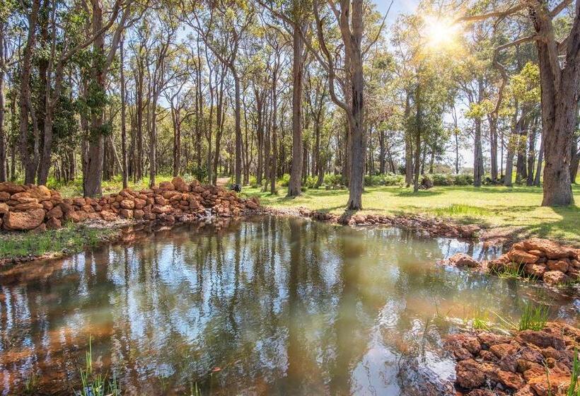إستوديو قياسى, Simala Retreat