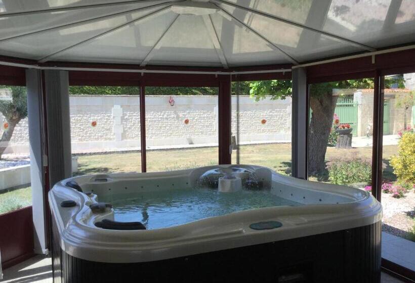 Семейный Номер, Domaine Du Clos Pallacien