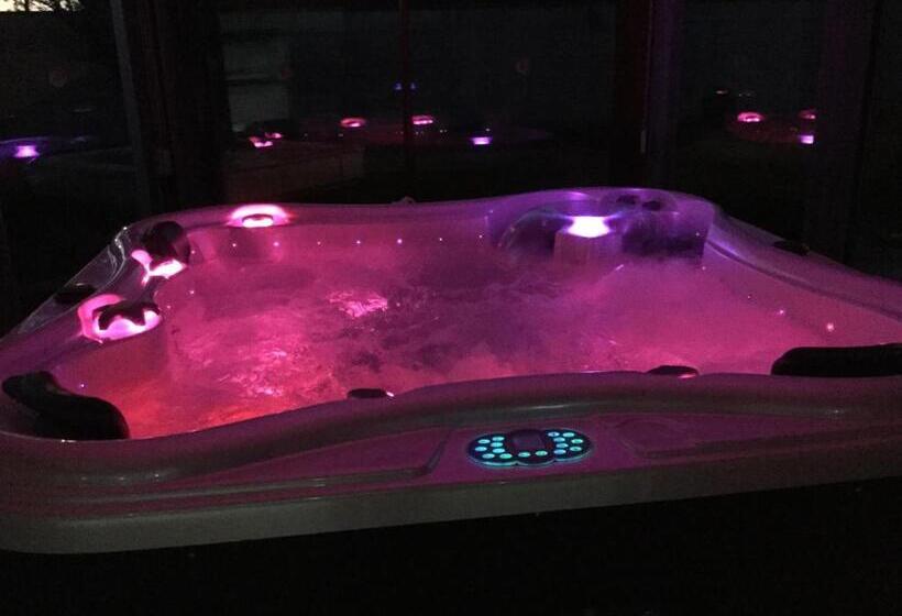 Семейный Номер, Domaine Du Clos Pallacien