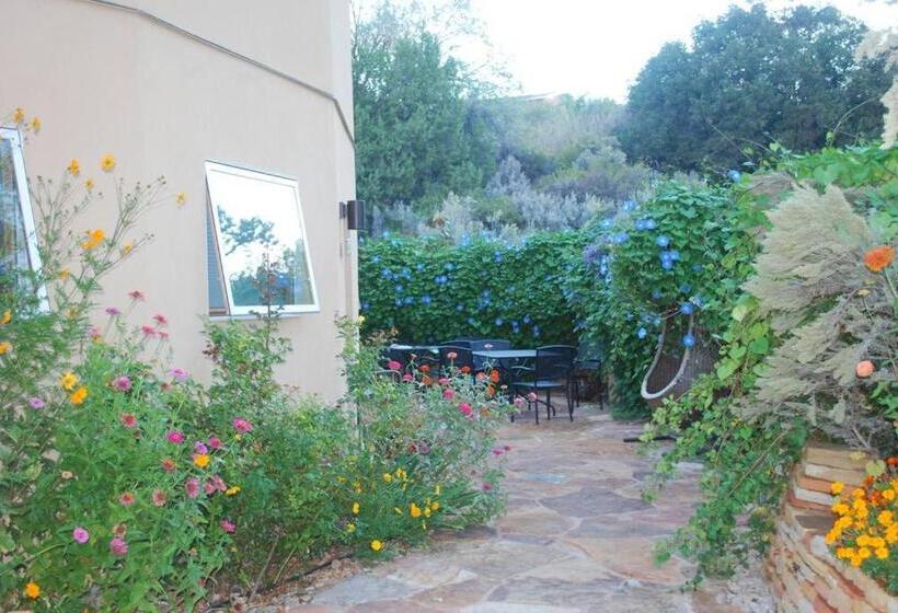 Superior Szoba, Red Moon Lodge