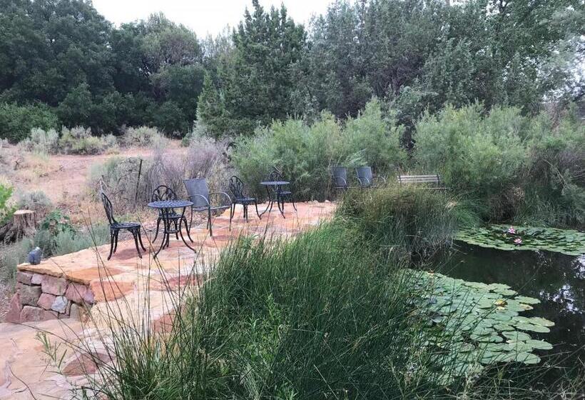 Családi Szoba, Red Moon Lodge