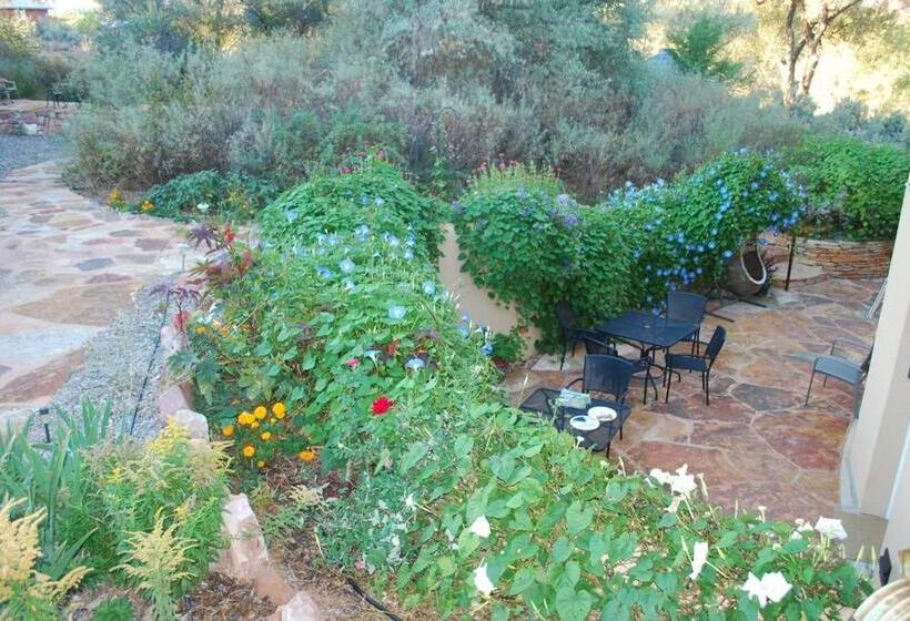 Családi Szoba, Red Moon Lodge