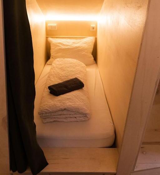 Cama em Quarto Compartilhado, Montagu Hostel