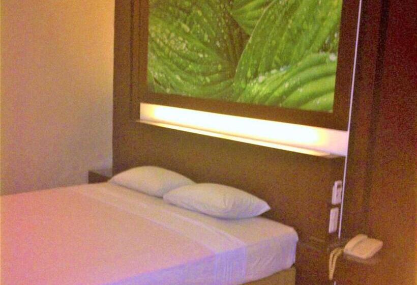 اتاق لوکس با تخت بزرگ, Citra Raya Hotel Banjarmasin
