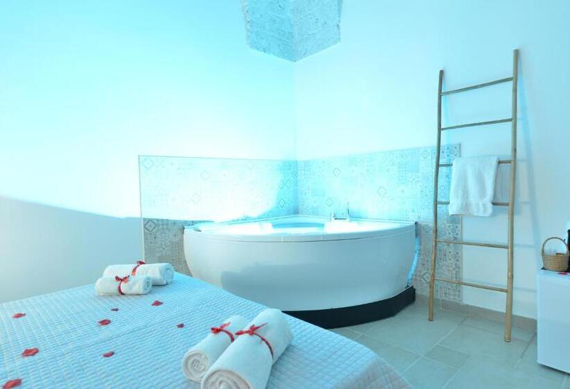 Полулюкс с Гидромассажем, Trullo Suite