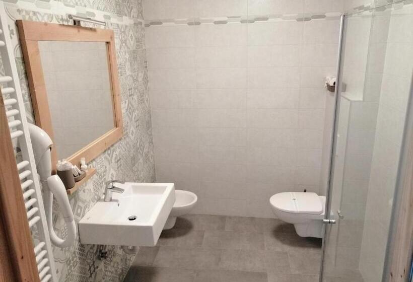 חדר משפחתי, Le 4 Stagioni