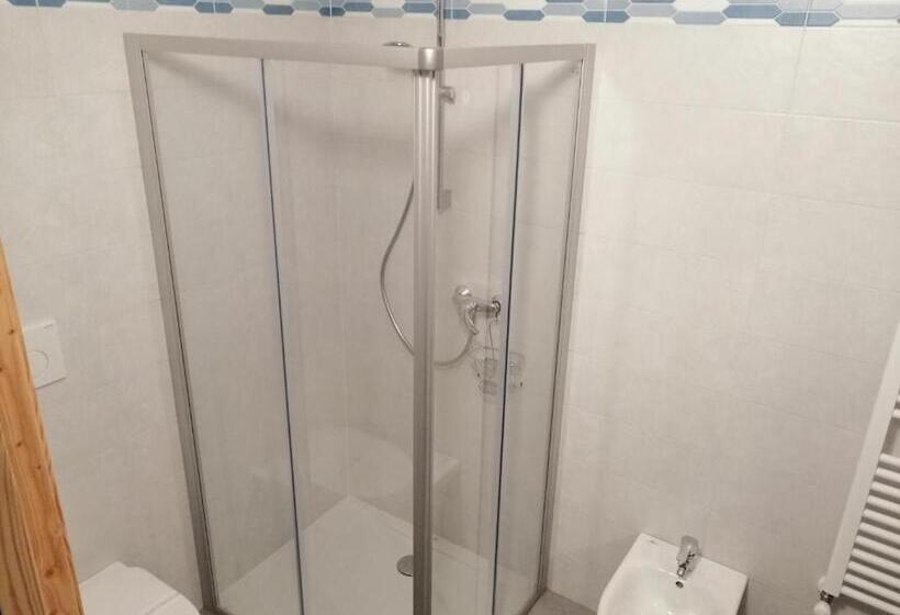 חדר משפחתי, Le 4 Stagioni