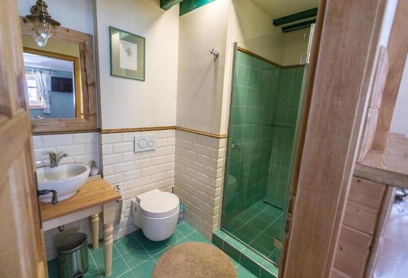 סוויטה, Stará škola