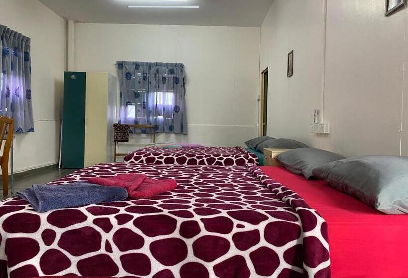 Четырехместный Номер Стандарт, Padang Besar Green Inn