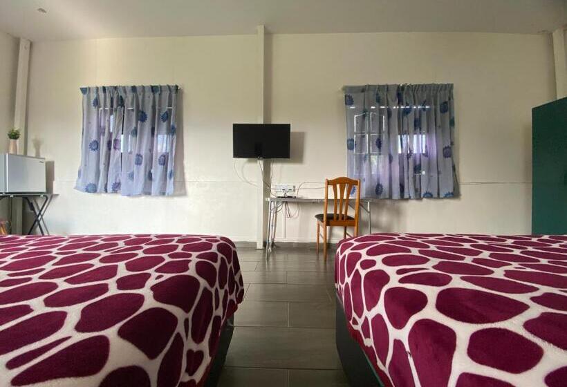 Четырехместный Номер Стандарт, Padang Besar Green Inn