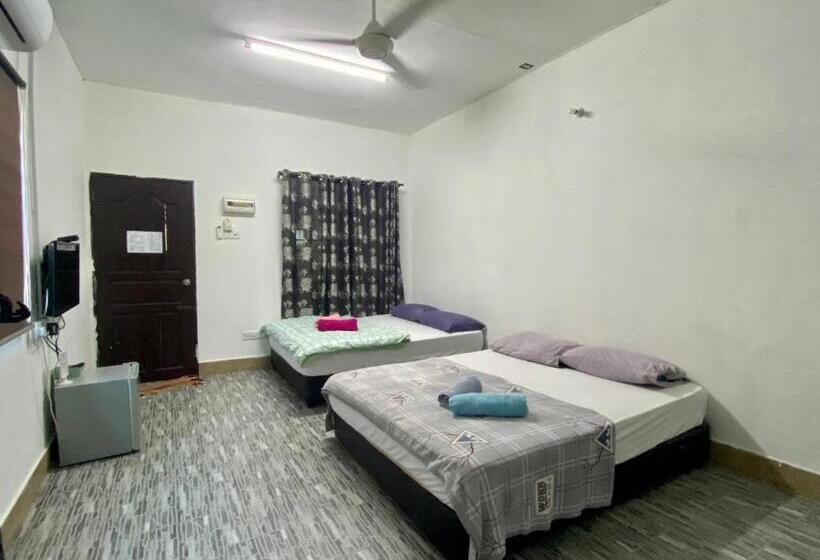 Четырехместный Номер Deluxe, Padang Besar Green Inn