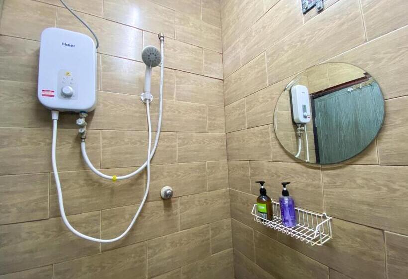 Четырехместный Номер Deluxe, Padang Besar Green Inn