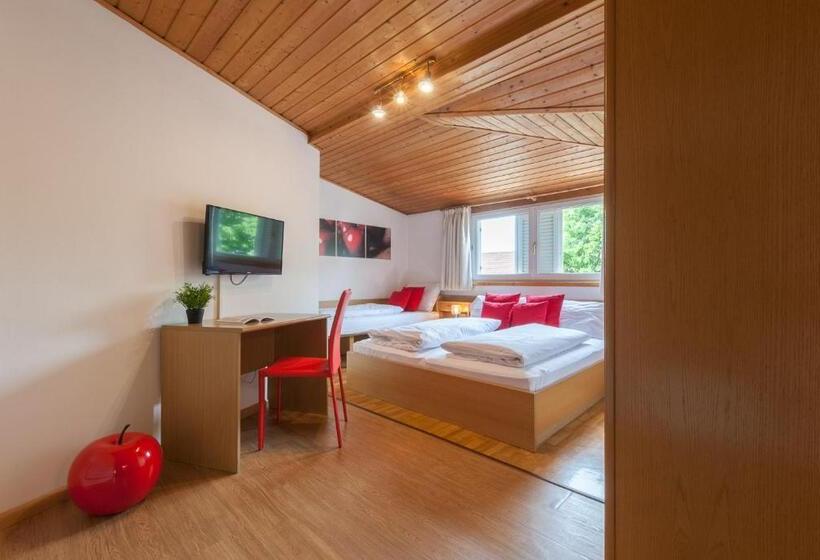 غرفة قياسية ثلاثية, Gasthof Hanni