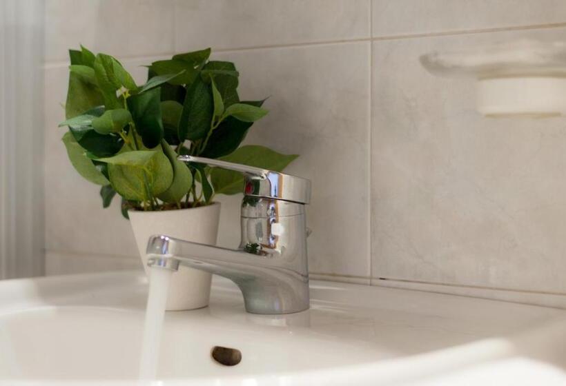 חדר משפחתי, Gasthof Hanni