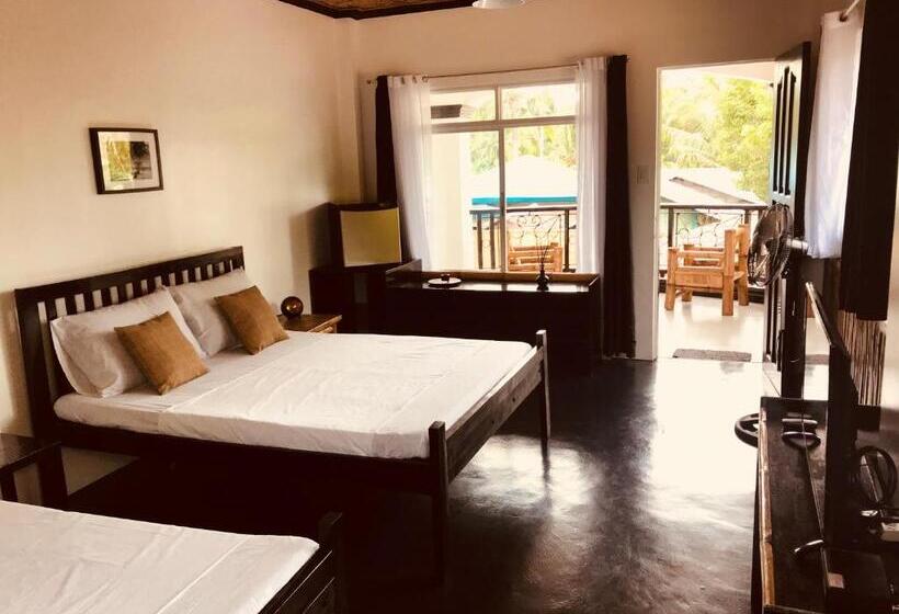 발코니 디럭스 룸, Everyday Sunday Formerly Carl S Island Inn