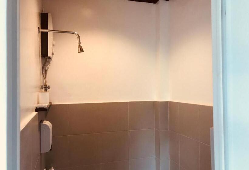 스탠다드 발코니 룸, Everyday Sunday Formerly Carl S Island Inn