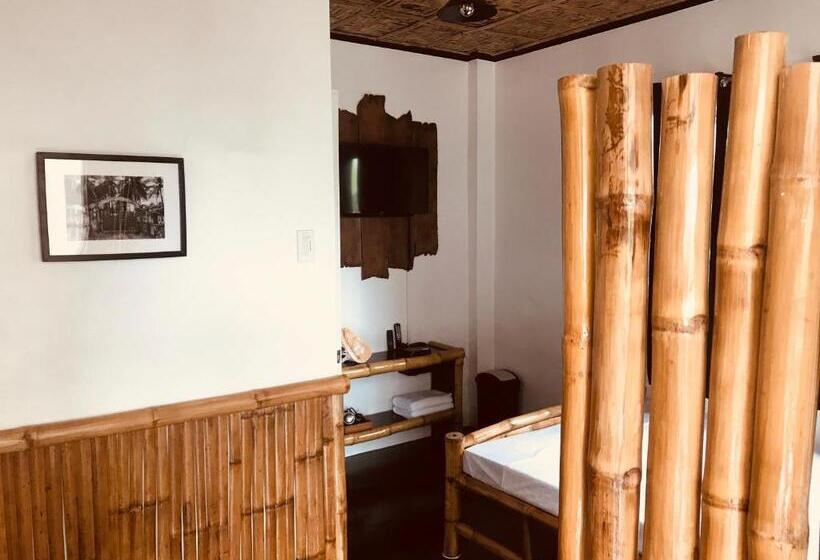 스탠다드 발코니 룸, Everyday Sunday Formerly Carl S Island Inn