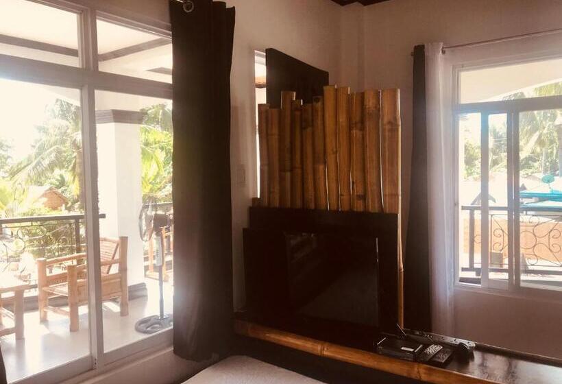 스탠다드 발코니 룸, Everyday Sunday Formerly Carl S Island Inn