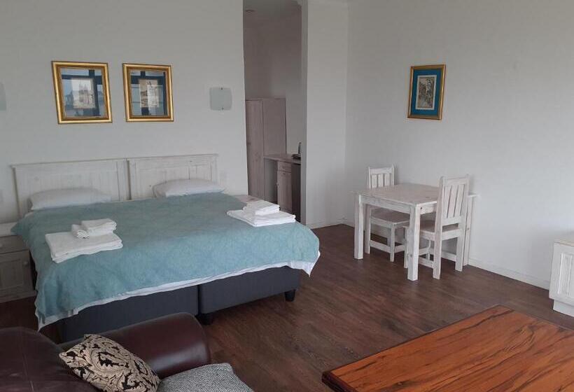 Номер Стандарт Вид на Море с Балконом, Adam S Guest House