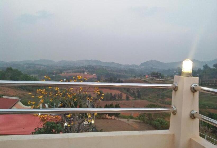 Семейный Номер, บ้านแสงเพ็ญ By แช่มช้อย