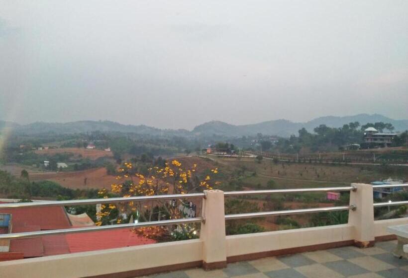 Семейный Номер, บ้านแสงเพ็ญ By แช่มช้อย