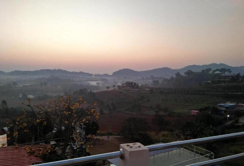 Четырехместный Номер Стандарт, บ้านแสงเพ็ญ By แช่มช้อย