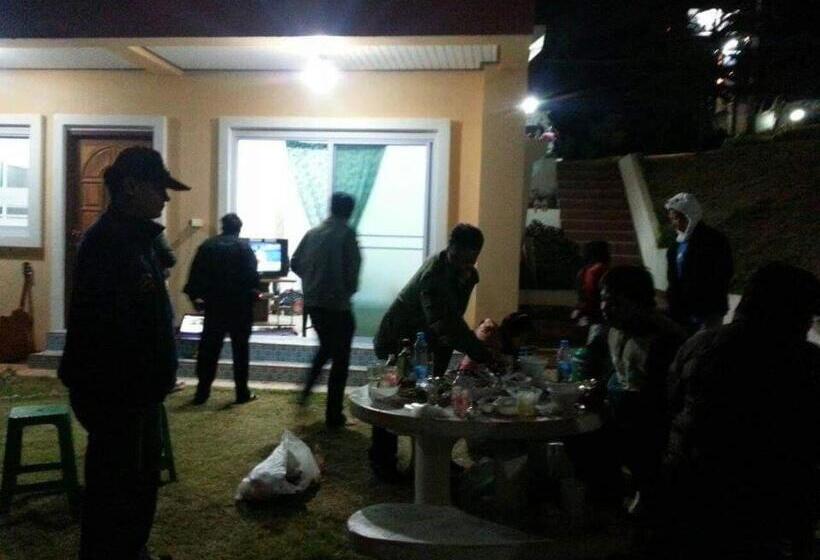 Четырехместный Номер Стандарт, บ้านแสงเพ็ญ By แช่มช้อย