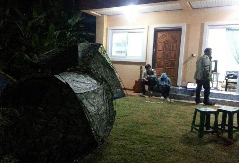 Четырехместный Номер Стандарт, บ้านแสงเพ็ญ By แช่มช้อย