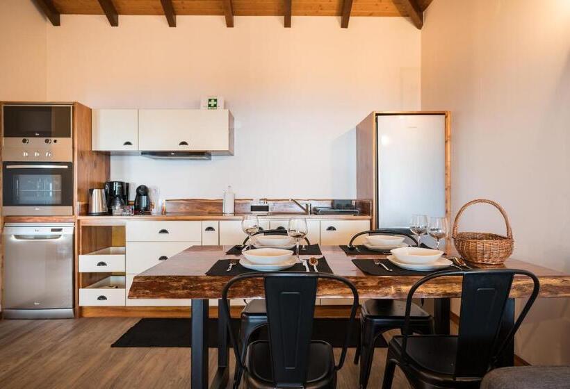 בקתת חדר, Rochão Village By Rent2u, Lda