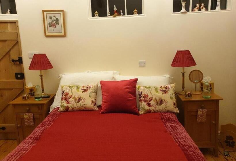 منزل غرفتين نوم, The Millers Cottage