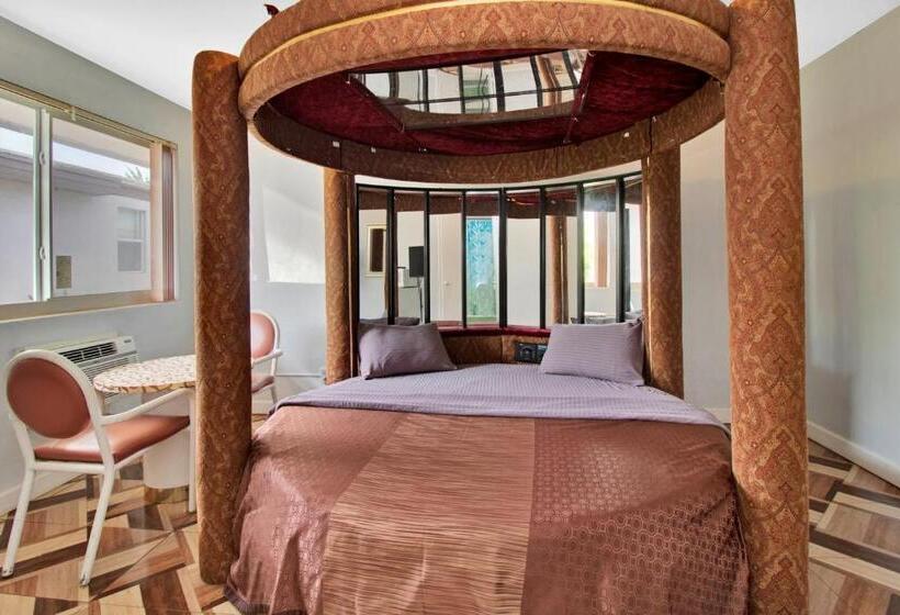 스위트, Super Budget Inn