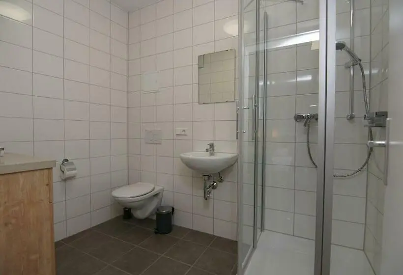 Standard Neljän Hengen Huone, Casa Constanza Hotel Garni