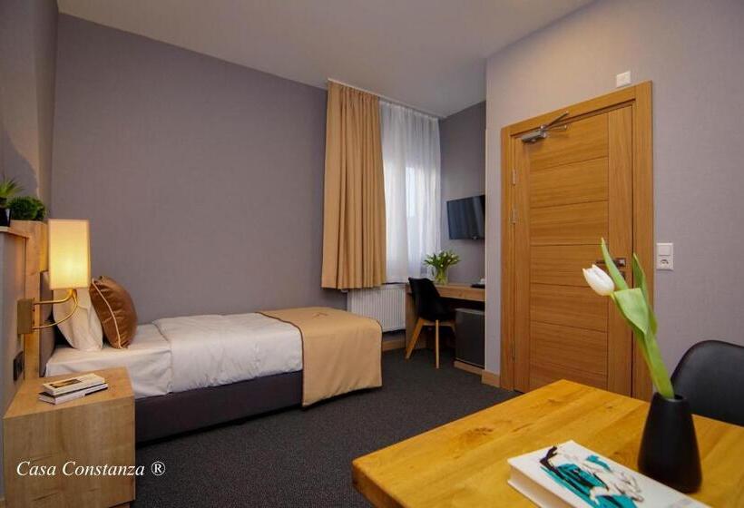 غرفة قياسية ثلاثية, Casa Constanza Hotel Garni