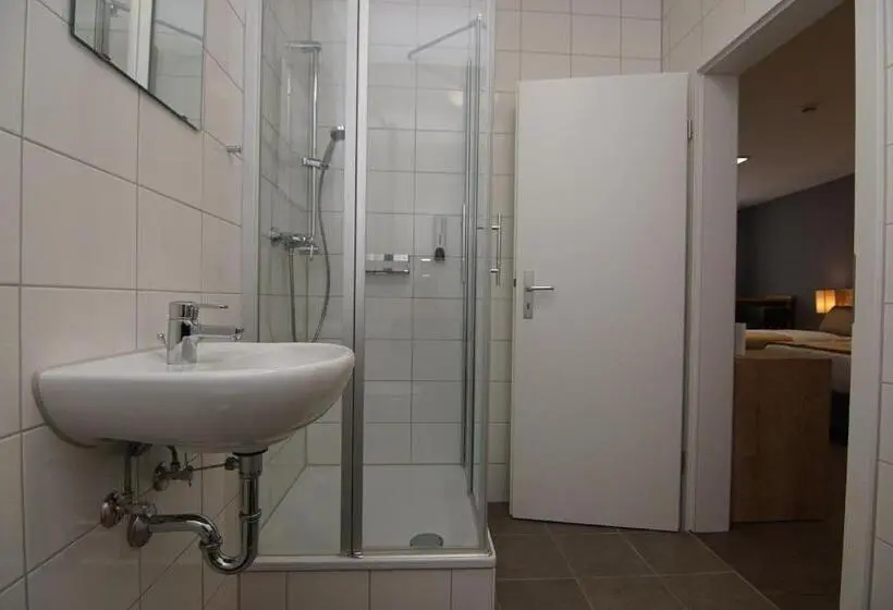 Standard Neljän Hengen Huone, Casa Constanza Hotel Garni